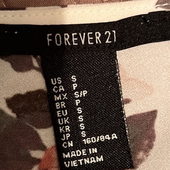 158. Forever 21 Spaghetti Strap Crop Top - Picture 8 of 9